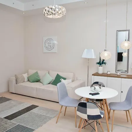 Kalvin Square River Side Danube Apartment
