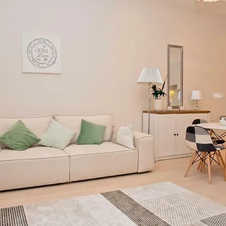 Kalvin Square River Side Danube Apartment