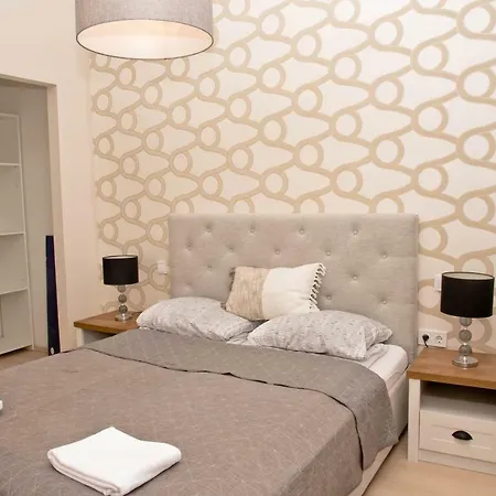 Kalvin Square River Side Danube Apartment Budapest